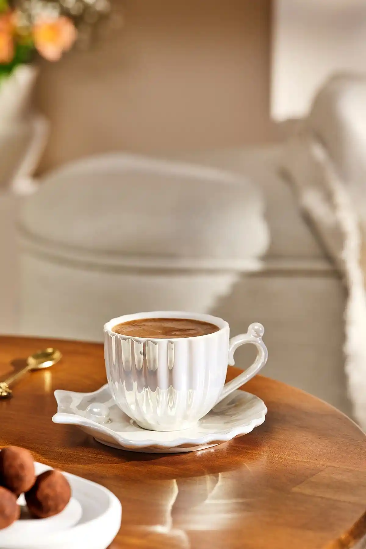 Emsan İstiridye 2 Kişilik Porselen Kahve Fincanı Takımı Beyaz 90 Ml Şıklık ve Fonksiyonellik Sunar