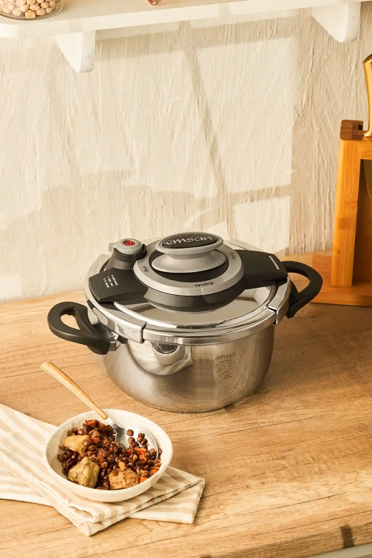 Emsan Montana ve TEFAL Clipso Minut Easy Düdüklü Tencere Karşılaştırması ve Seçim Rehberi