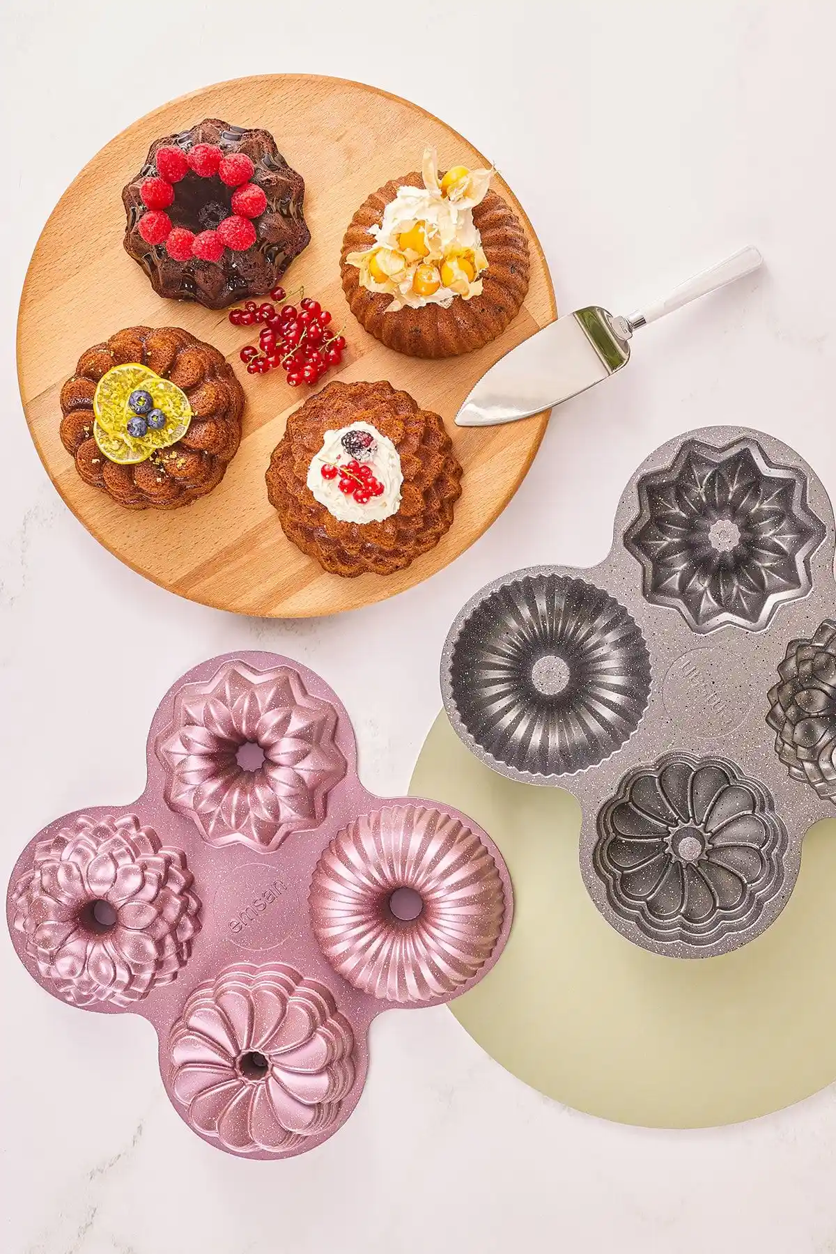 Emsan Pembe Griss One&Four Pink Kek Kalıbı: Şık ve Dayanıklı Mutfak Gereciği