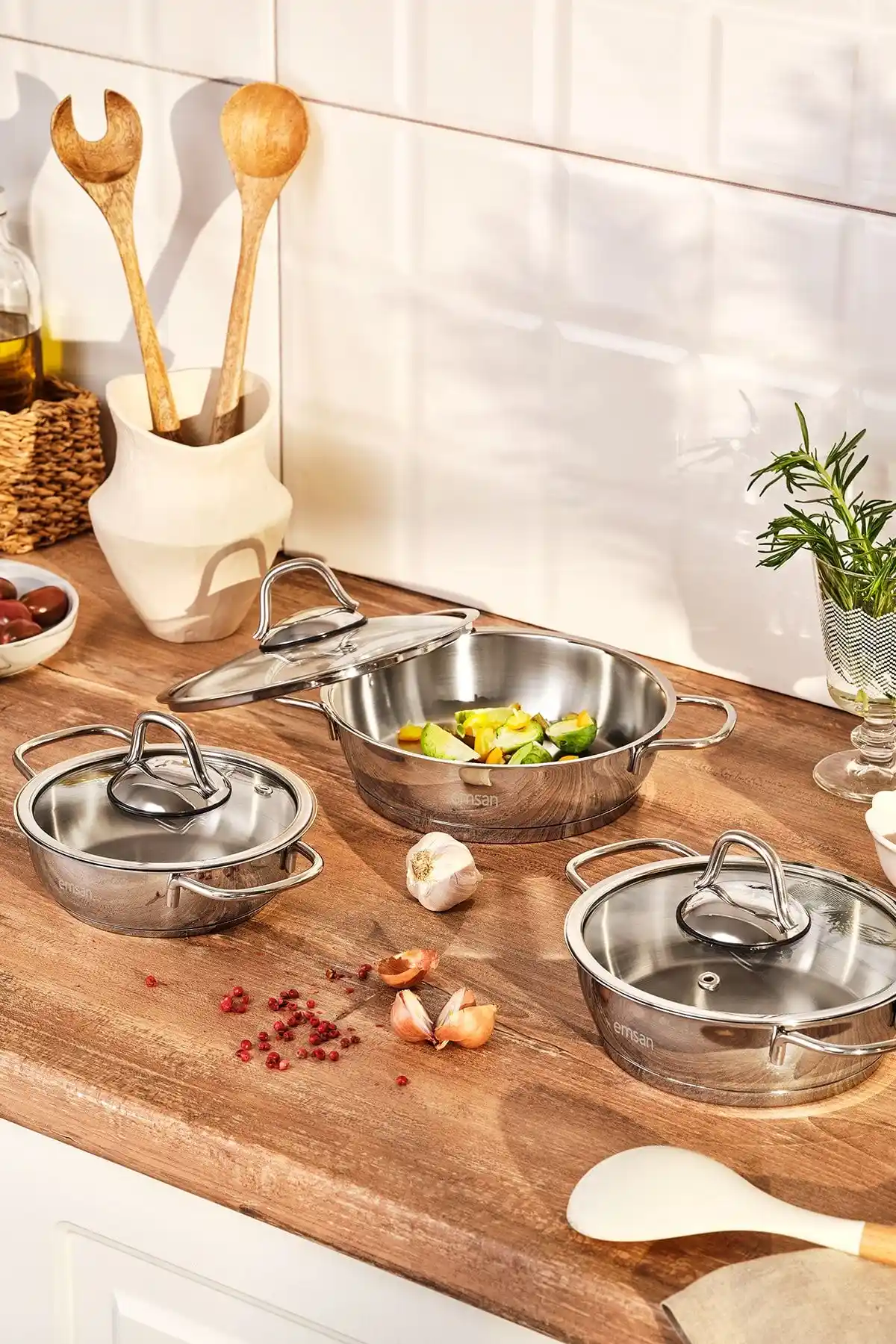 Emsan Valeria ve Pierre Cardin Planet Sahan Setleri Karşılaştırması