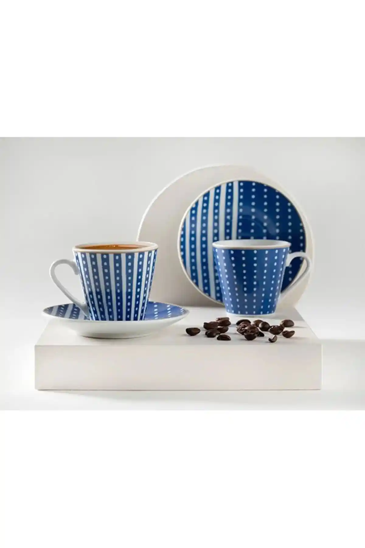 English Home Bellis Porselen 4 Parça 2 Kişilik Kahve Fincan Takımı Modern ve Dayanıklı Tasarım