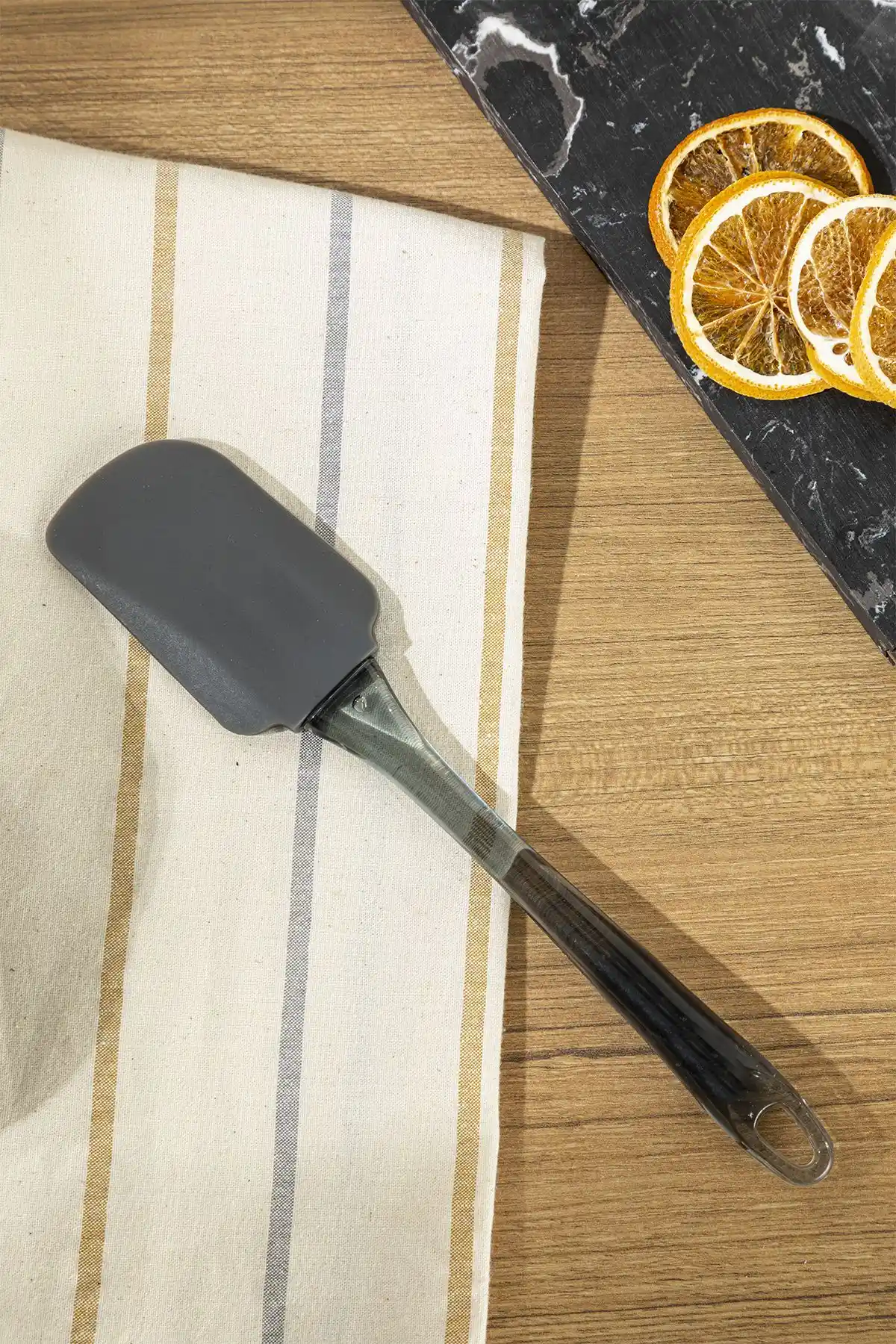 English Home Eggy Silikon Spatula: Dayanıklı ve Şık Mutfak Gereçleri Ürün Tanıtımı