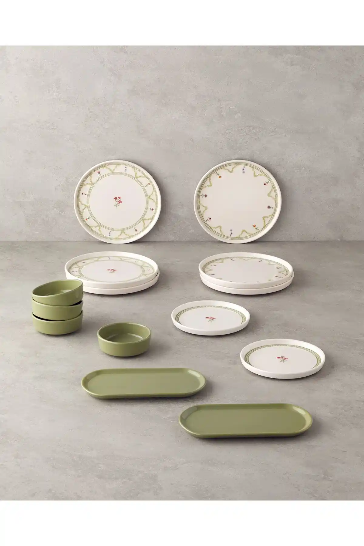 English Home Fiesta ve Kitchen Life Greentree Kahvaltı Takımları Karşılaştırması