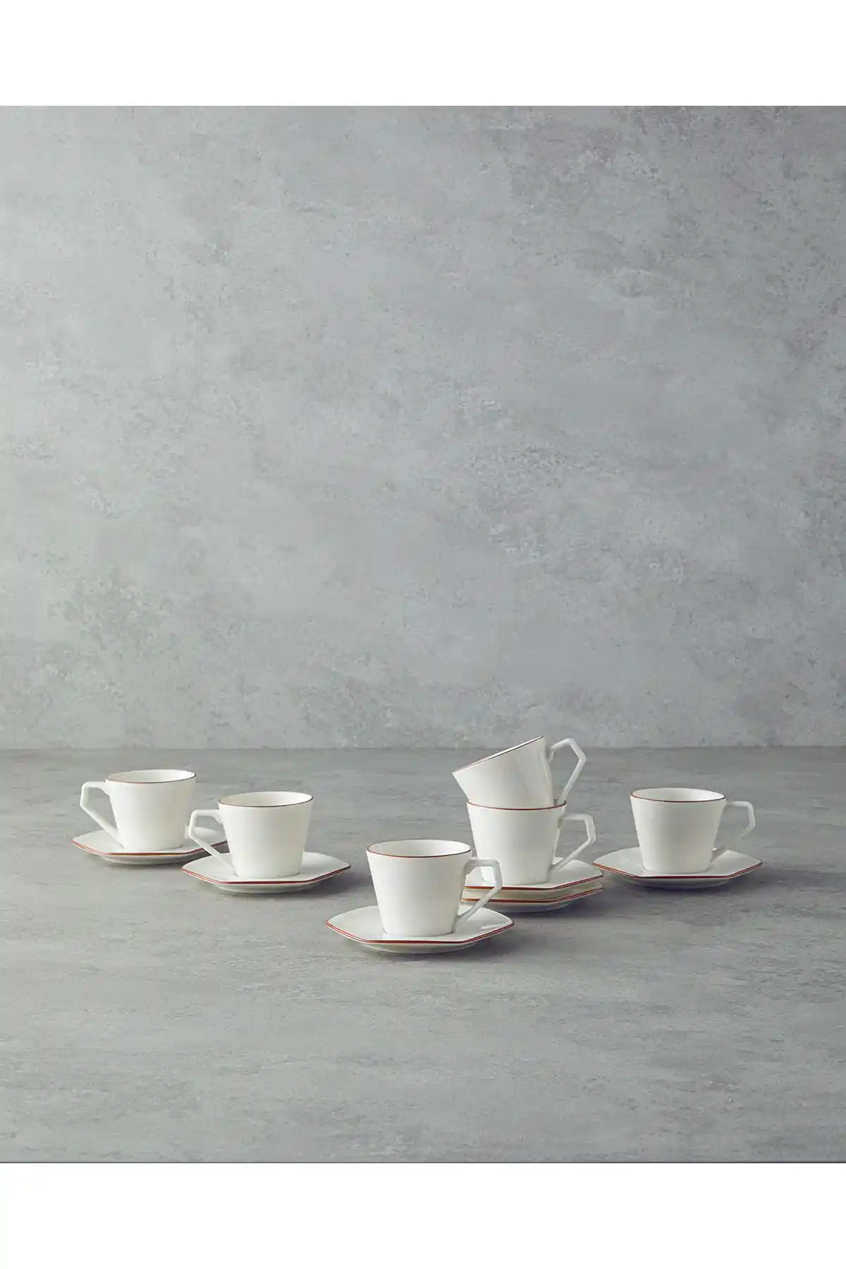 English Home Marlin Bone ve Karaca Vezir Kahve Fincan Takımı Karşılaştırması