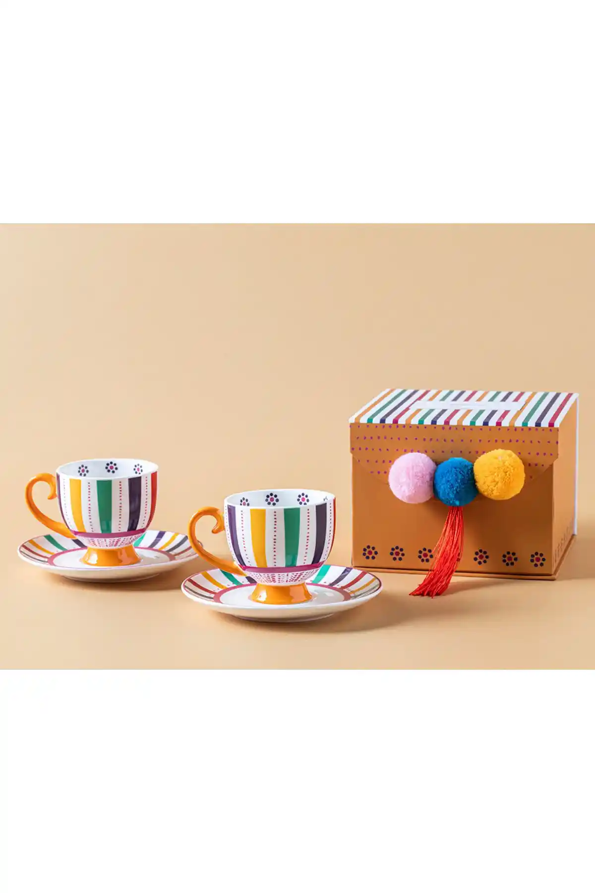 Eotic Strip Yeni Bone China Kahve Fincan Takımı Modern ve Renkli Tasarımıyla Dikkat Çekiyor