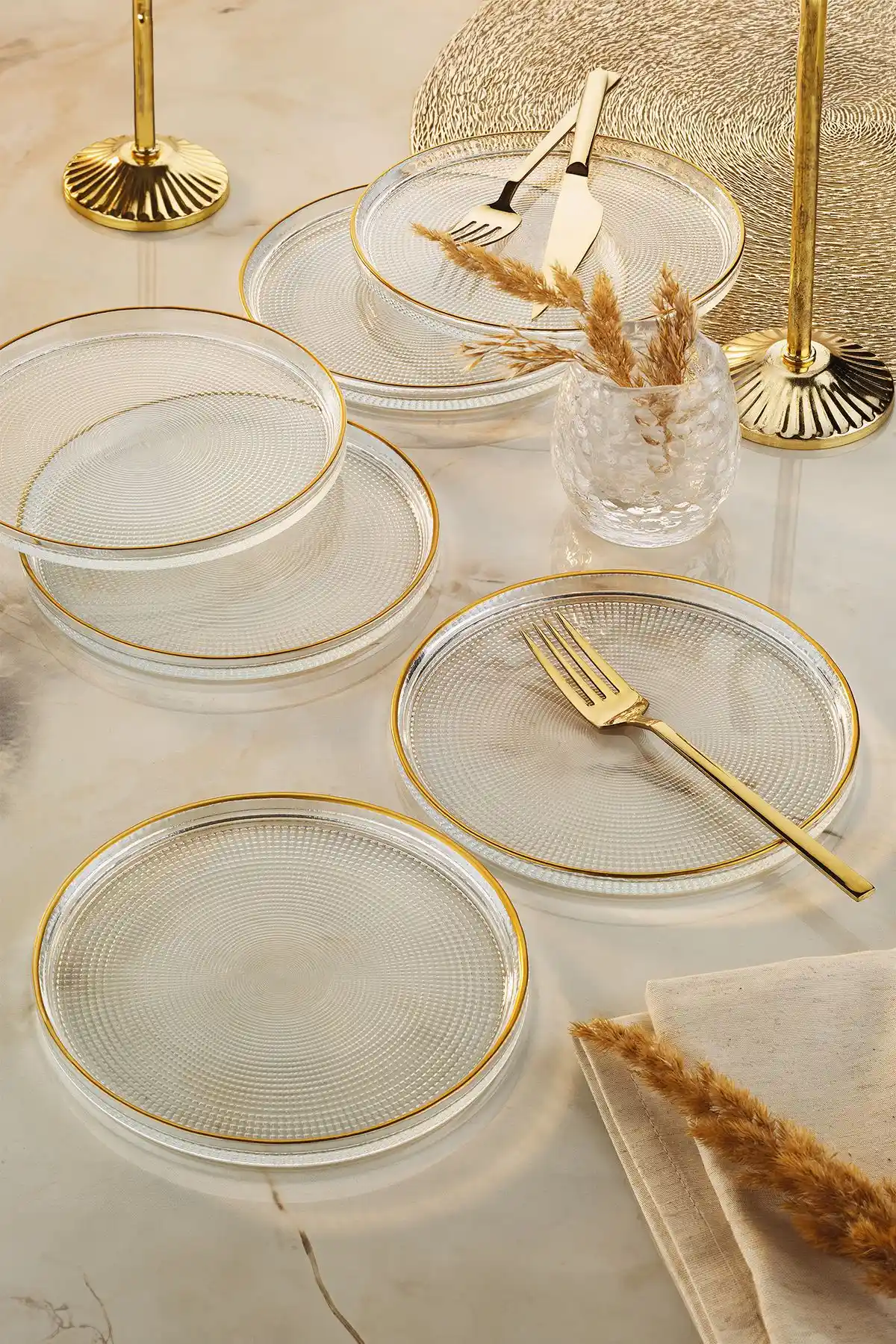 Fecra Loren ve İLİVA 6'lı Pasta Tabağı Setleri Karşılaştırması ve Seçim Rehberi