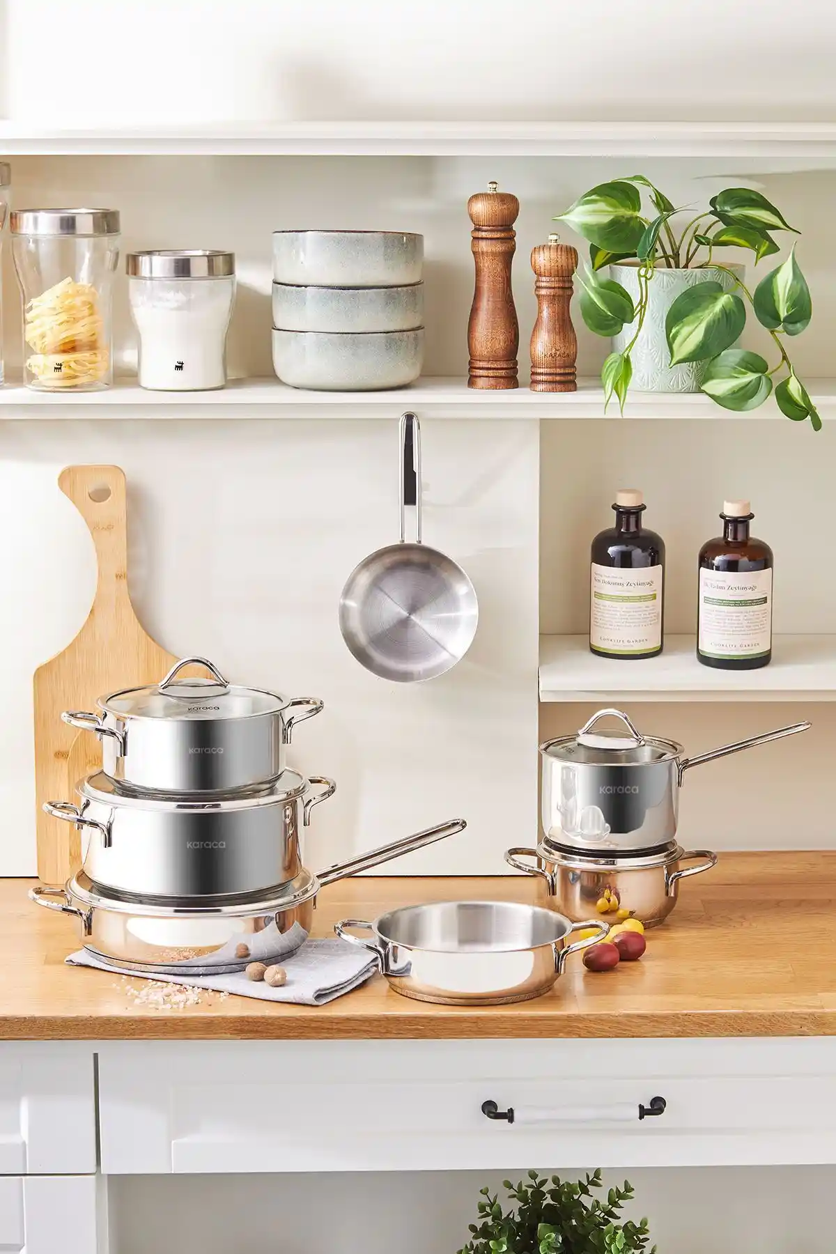 Karaca Ada Indüksiyon Tabanlı 12 Parça Çelik Tencere Seti - Modern ve Dayanıklı Mutfak Ekipmanı