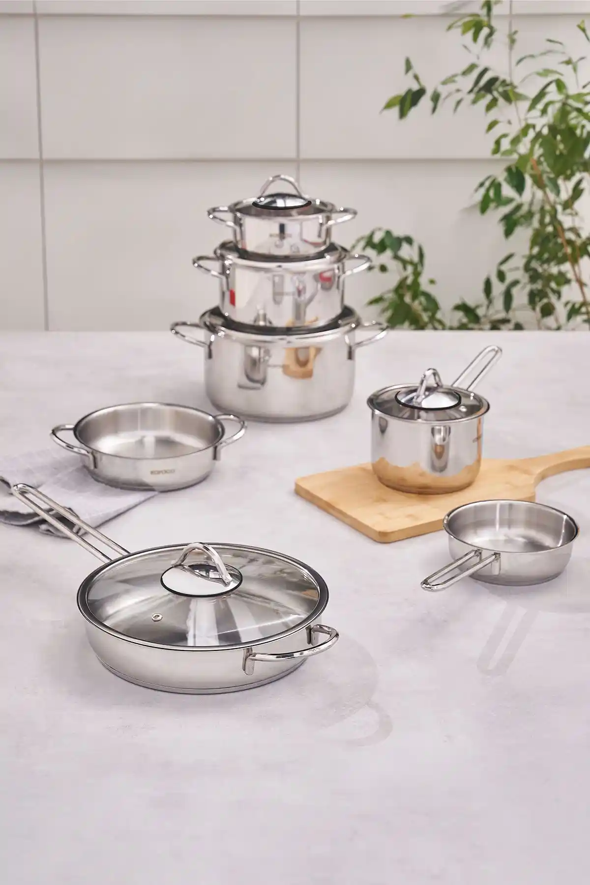 Karaca Ada ve Pişir Sakla 13 Parça Tencere Setleri Karşılaştırması