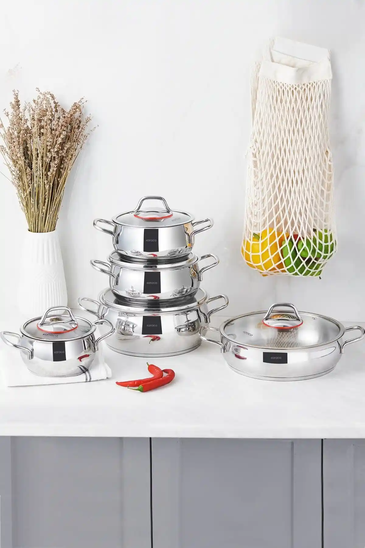 Karaca Emirgan 10 Parça Tencere Seti: Modern ve Dayanıklı Mutfak Gereçleri