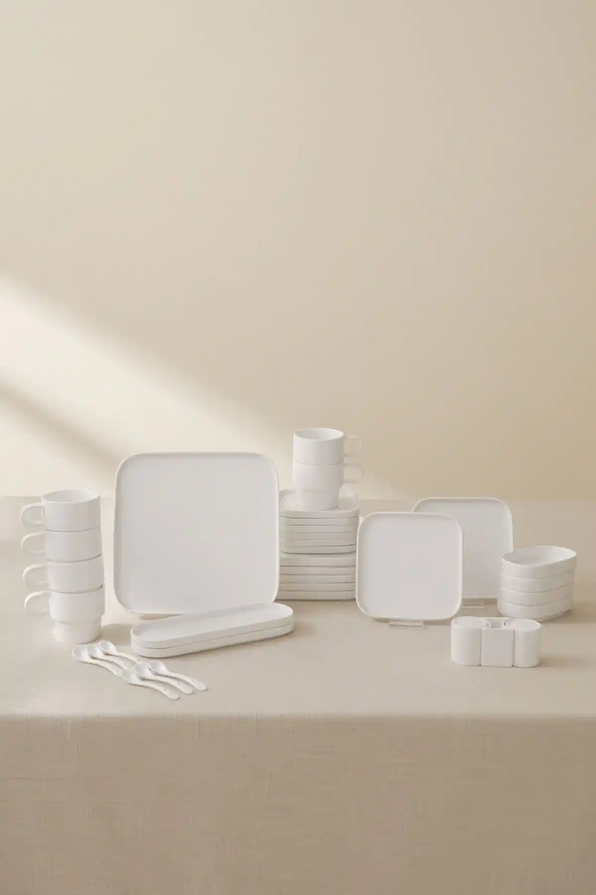 Karaca Forever Bone Cubique 35 Parça Modern ve Şık Kahvaltı Takımı - 6 Kişilik