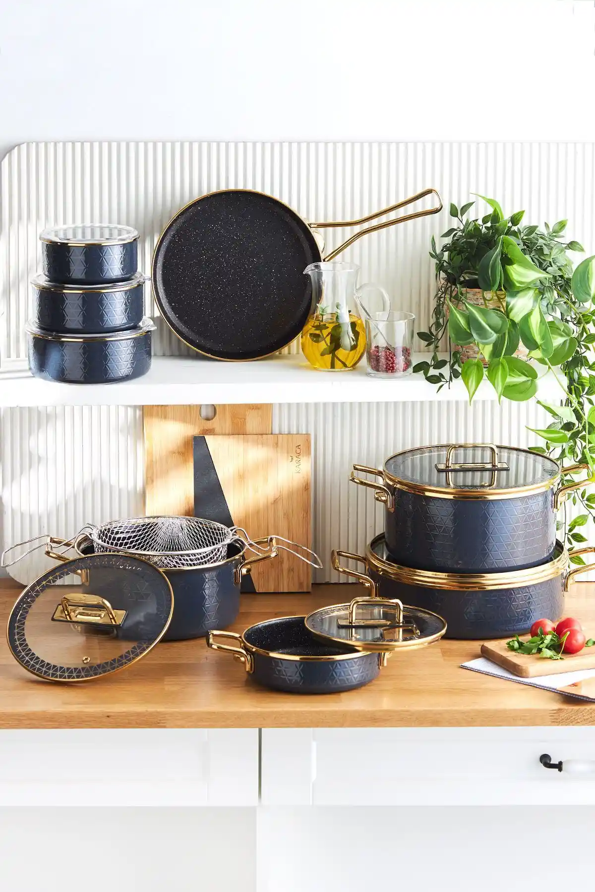 Karaca Kristal Emaye Granit Indüksiyon Tabanlı 16 Parça Mutfak Tencere Seti Güncel Özellikler