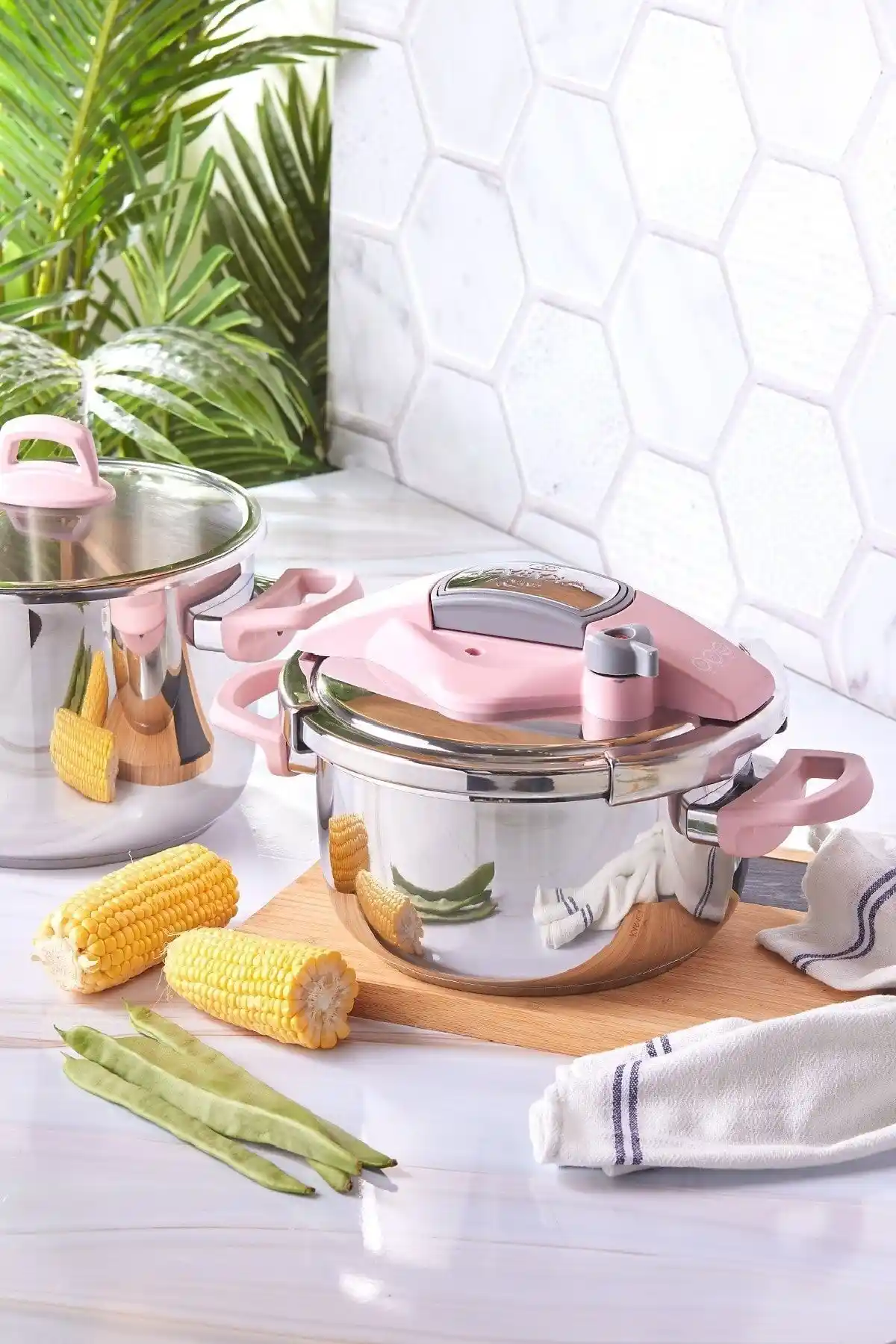 Karaca Perfect Pink ve Schafer Compact Düdüklü Tencere Takımlarının Detaylı Karşılaştırması