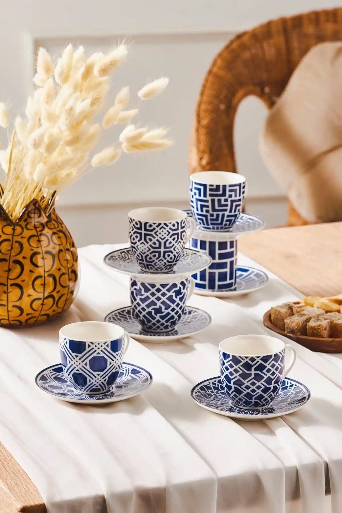 Karaca STD Doris 6 Kişilik Kahve Fincan Takımı Modern ve Şık Tasarımıyla Öne Çıkıyor