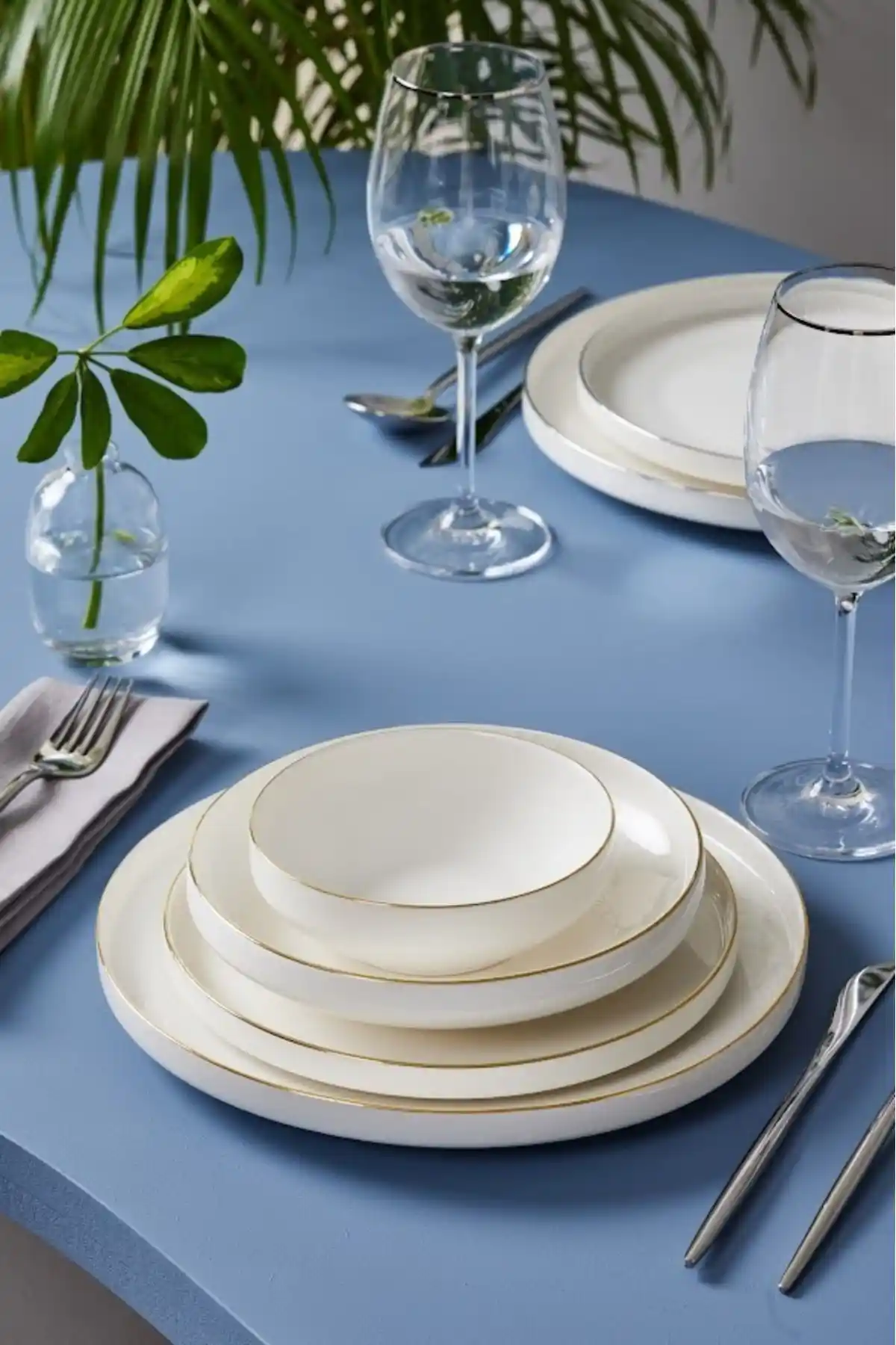 Karaca Stream Bone Satürn 24 Parça 6 Kişilik Yemek Takımı Altın Detaylar ile Şık Tasarım