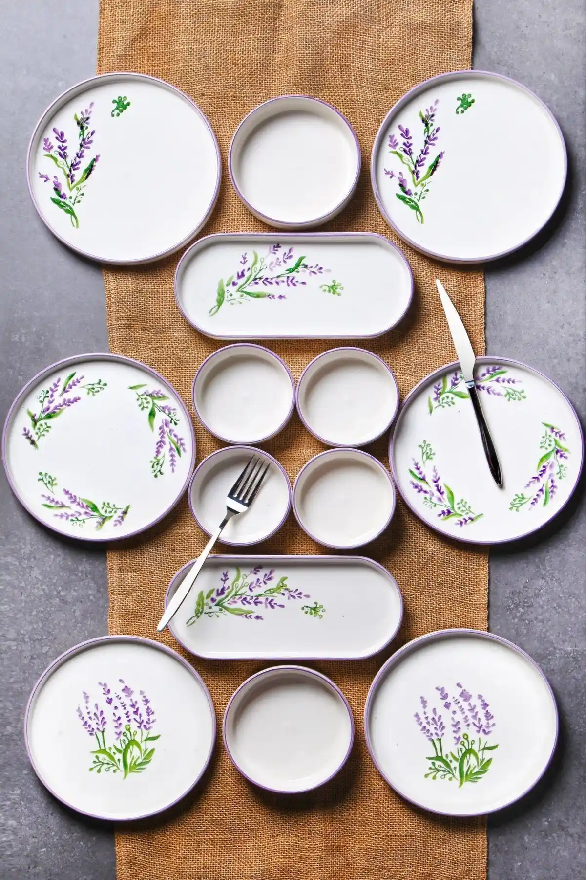 Kitchen Life ve Nandy Home 14 Parça Kahvaltı Takımı Karşılaştırması