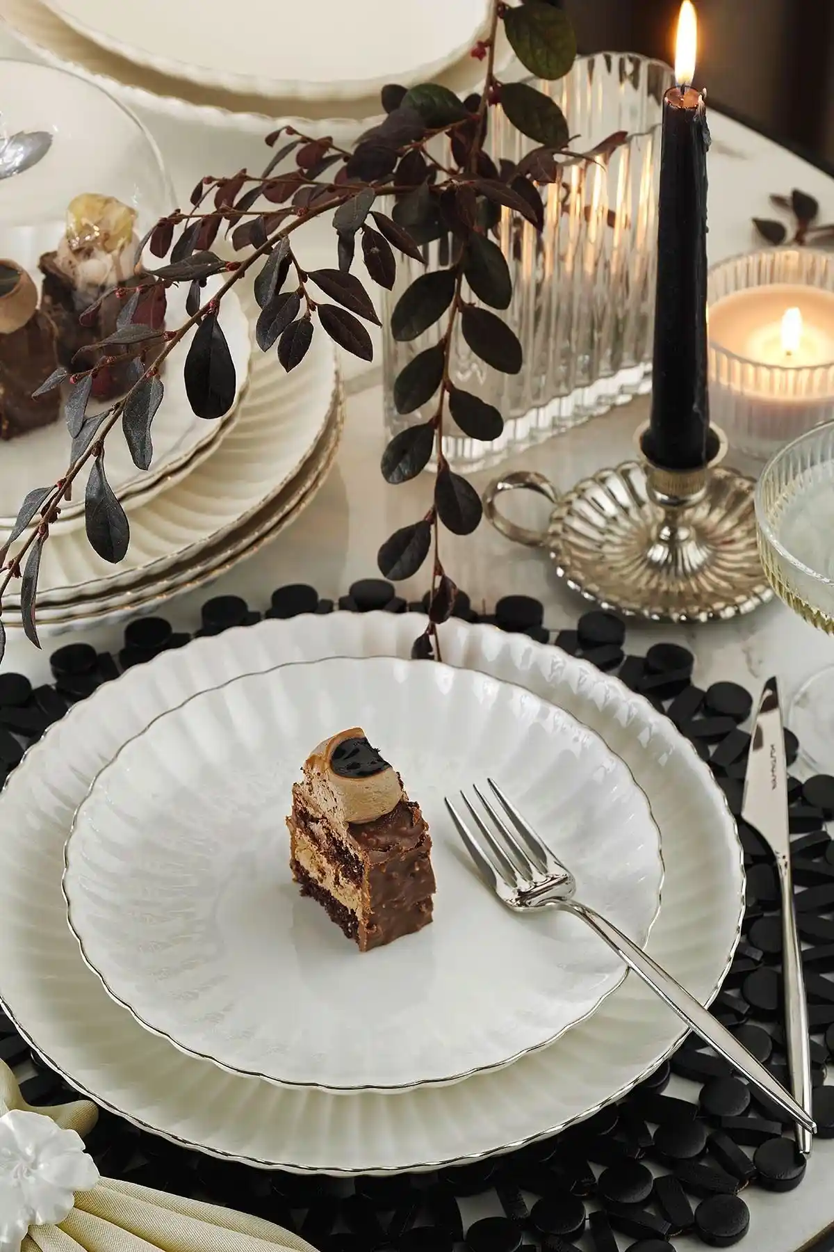 Kütahya Porselen Bone Luz Form Yemek Takımı Karşılaştırması: 24 ve 52 Parça Seçenekleri