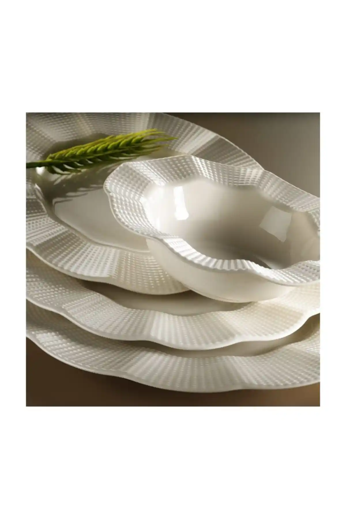 Kütahya Porselen Milena 24 Parça 6 Kişilik Yemek Takımı Şık ve Kullanışlı Tasarım