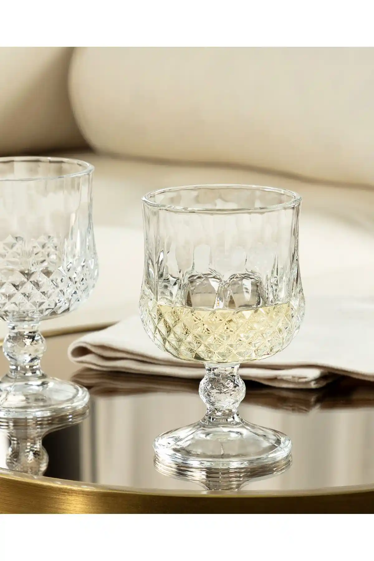 Madame Coco Audrey 4'lü Kısa Şarap Kadehi Seti Zarif ve Dayanıklı Cam Tasarımıyla Şık Sunumlar İçin