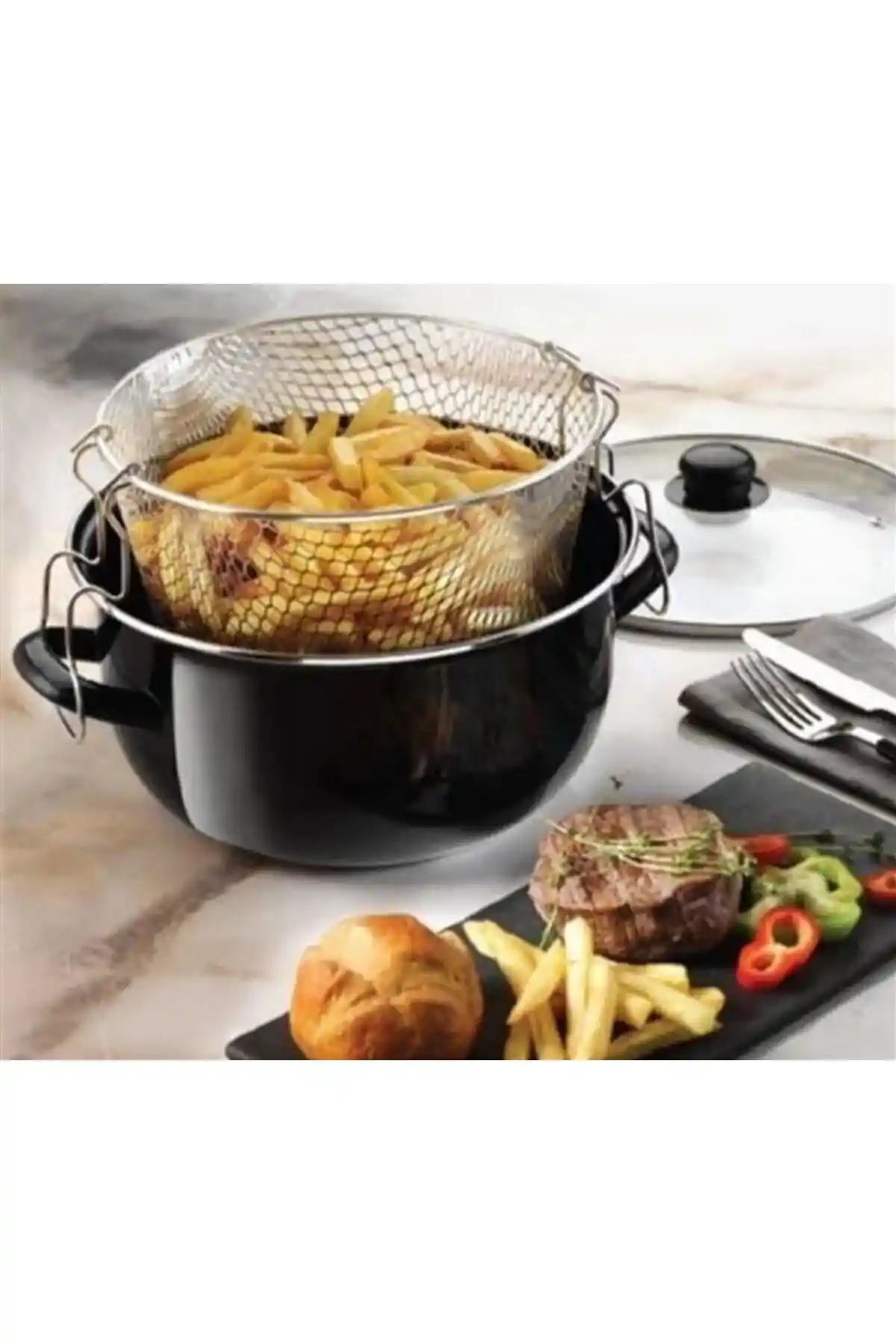 Mutfak Pişirme Ekipmanları Karşılaştırması: EMAYE Cam Kapaklı Tencere ve Granit Wok Tavası