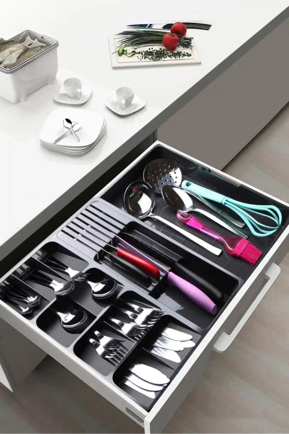 Nandy Home Maxi Ayarlanabilir Kayar Kızaklı Çekmece İçi Bıçaklık ve Kaşıklık Ürün Özellikleri ve Kullanım Avantajları