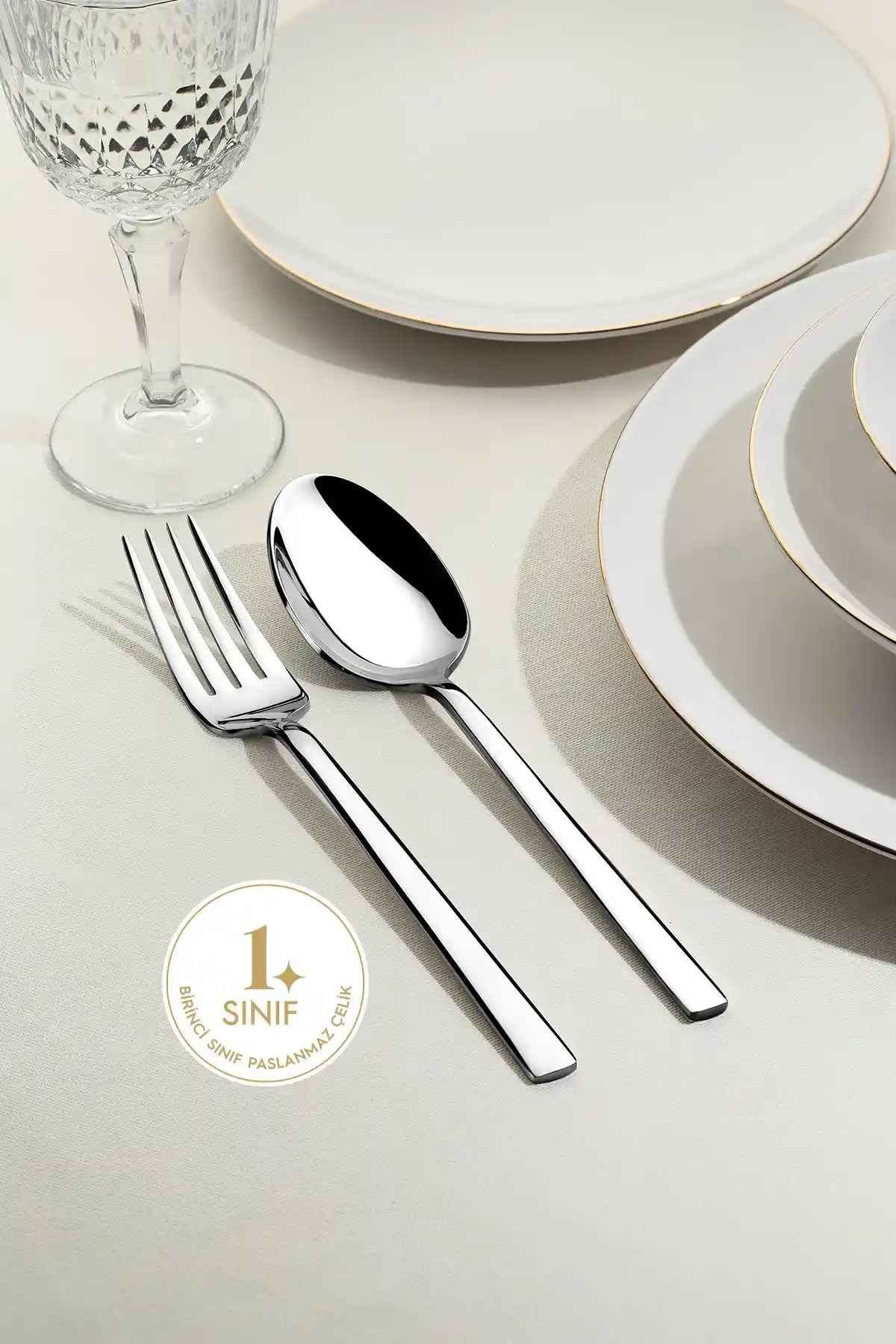 Nehir Dalyan ve Sahra Sade 12 Kişilik Çatal Kaşık Takımı Karşılaştırması