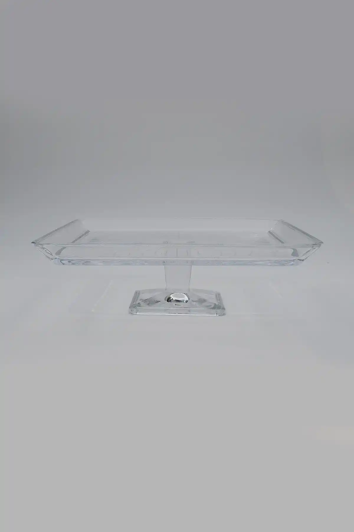 Paşabahçe Madlen Kare Ayaklı Servis Tabağı 24 Cm Şık ve Dayanıklı Cam Sunum Ürünü