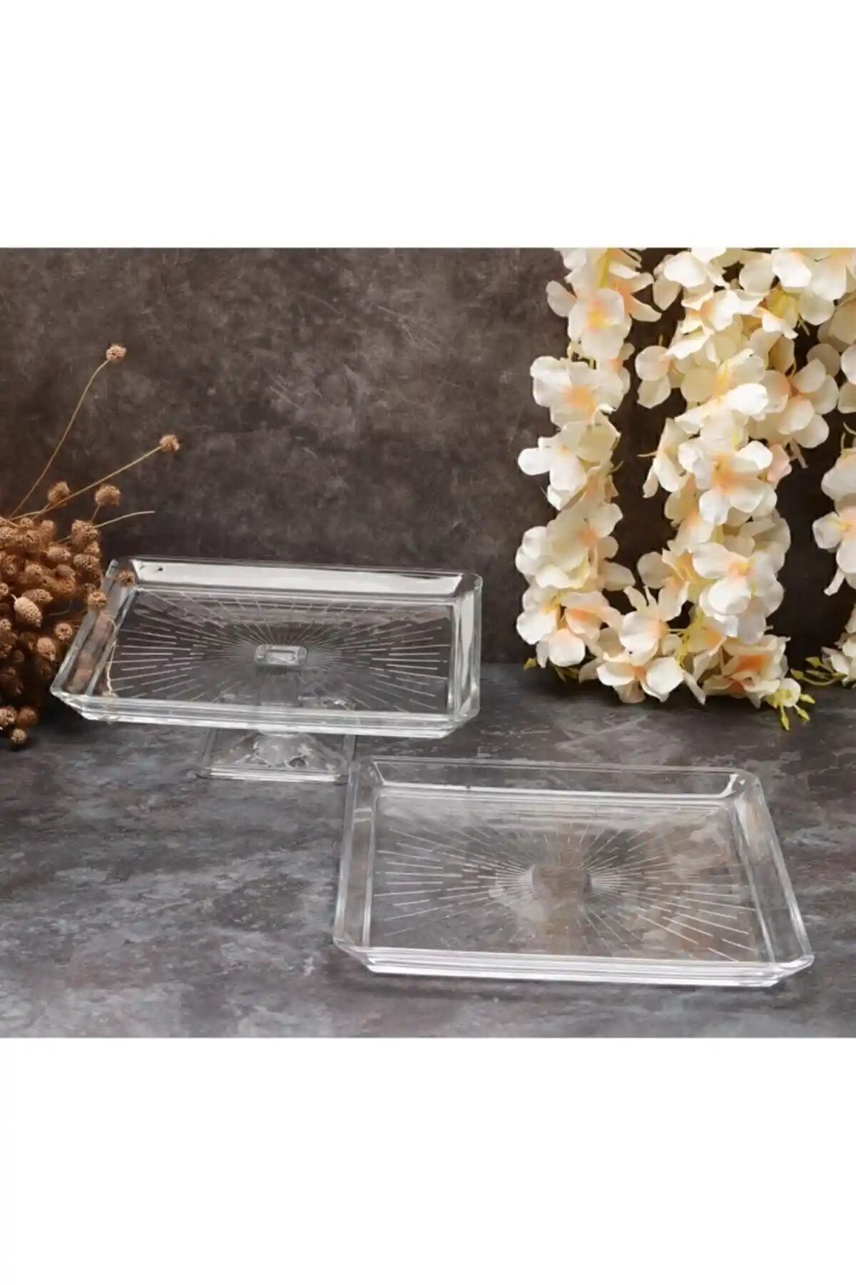 Paşabahçe Madlen Servis Tabakları Ayaklı ve Ayaksız Seçenekleriyle Modern Sofralar İçin