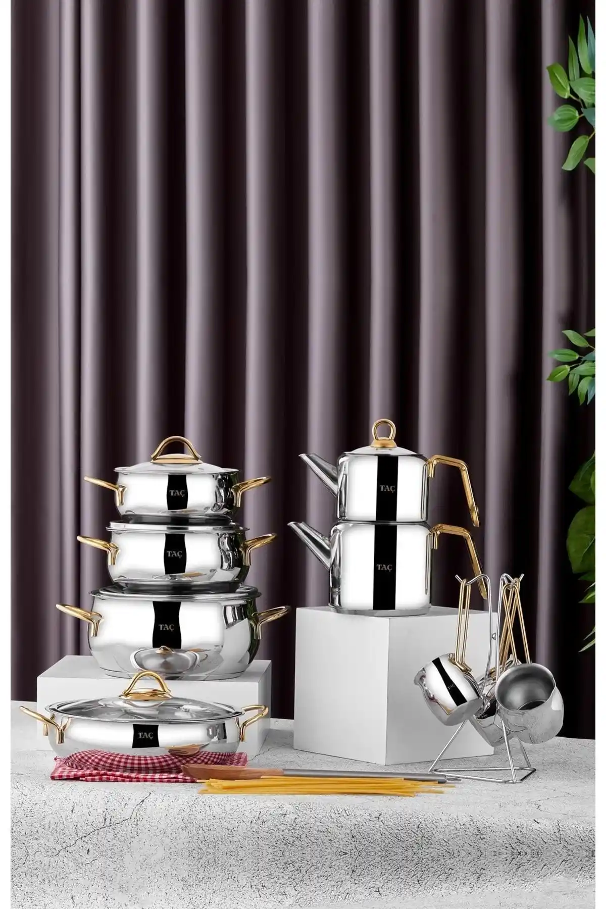 Taç Vallena Çelik Çeyiz Setleri Karşılaştırması: Gold ve Platin Modellerinin Özellikleri