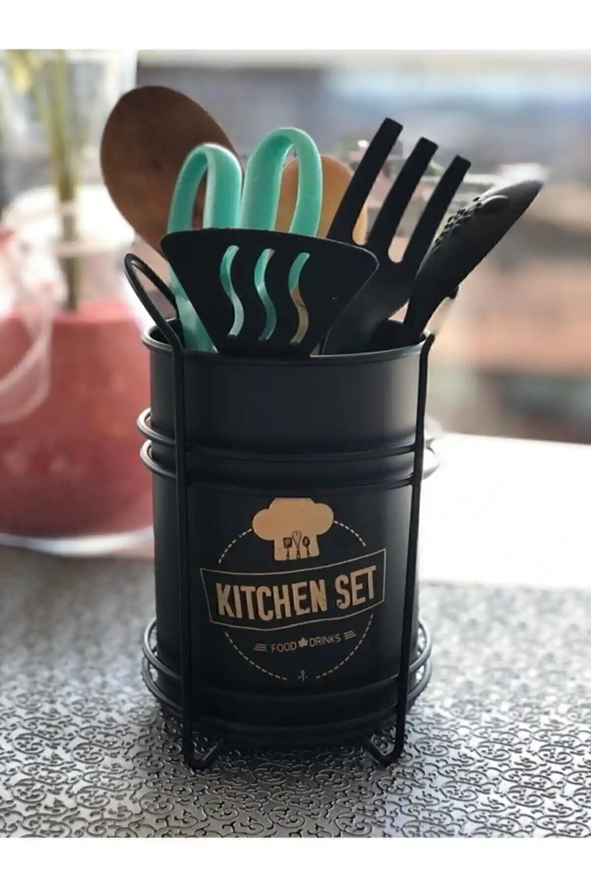 Trouvaille Kaşıklık: Modern ve İşlevsel Mutfak Dekorasyonu İçin Şık Çözüm