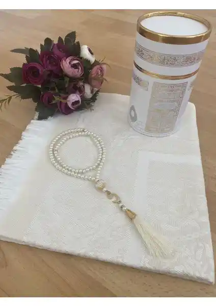 Dini Hediyelik Setleri Karşılaştırması: Seccade ve Tesbih Setleri Analizi