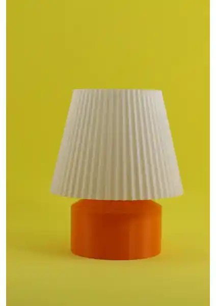 Fiora Dekoratif ve Madame Coco Claire Dokunmatik Abajur Karşılaştırması: Hangi Abajur Evinize Uygun