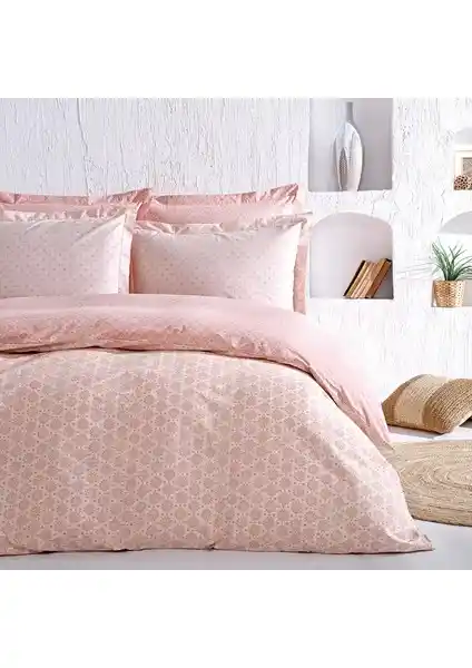 Puffy Naomi ve Yataş Bedding Katrina Çift Kişilik Nevresim Takımı Karşılaştırması