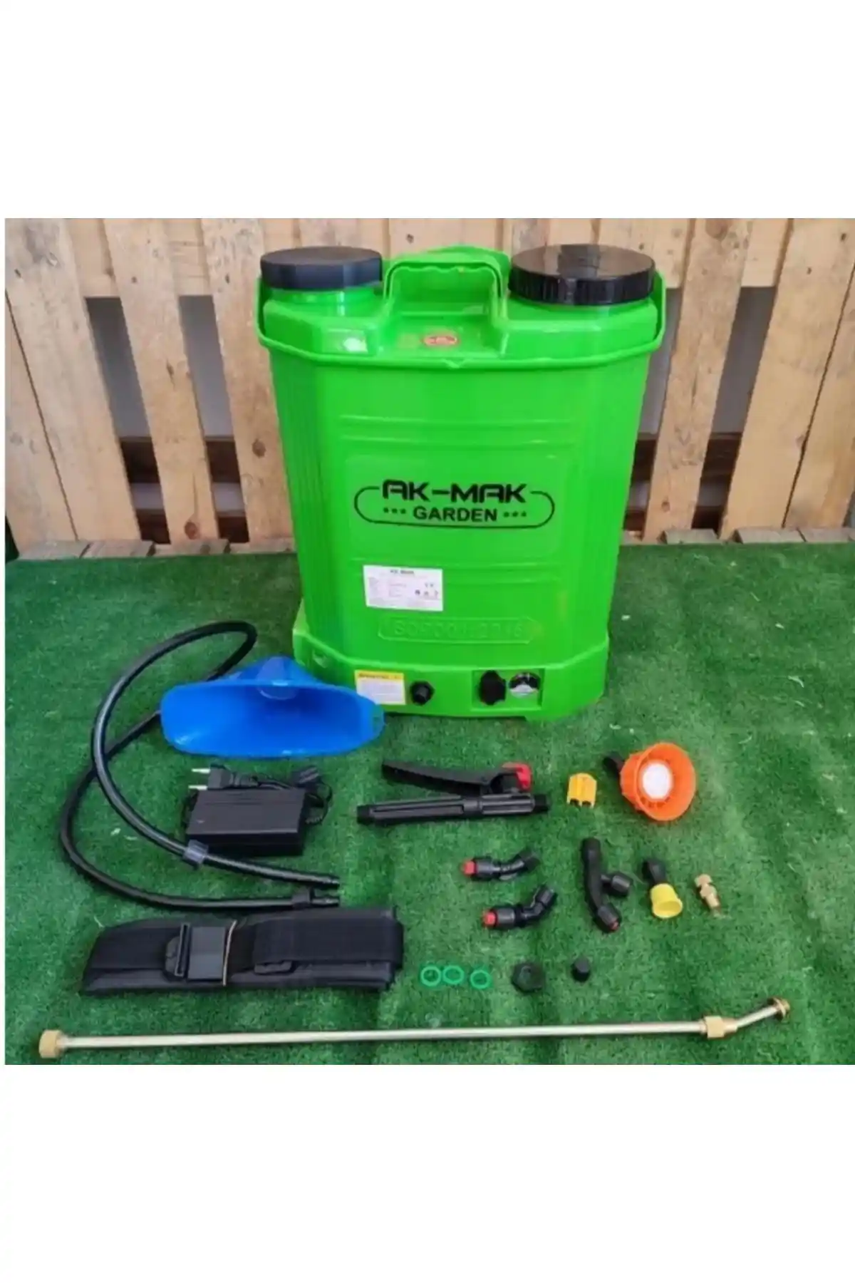 Akülü İlaçlama Pompası Karşılaştırması: akansumakine ve HB Garden Tools modelleri