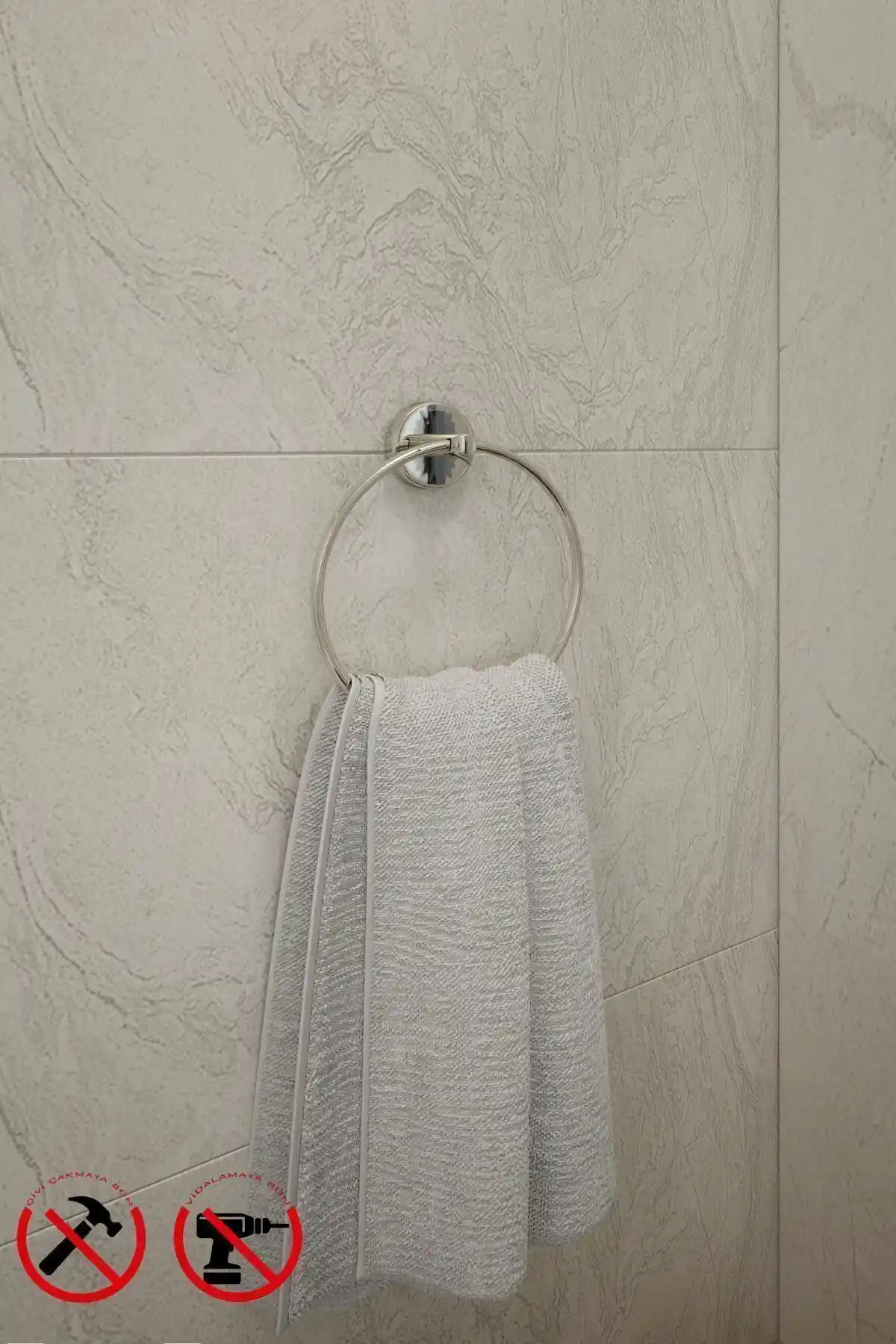 Alper Banyo Ceria ve Sas Haus Gkcx Krom Yuvarlak Havluluk Karşılaştırması