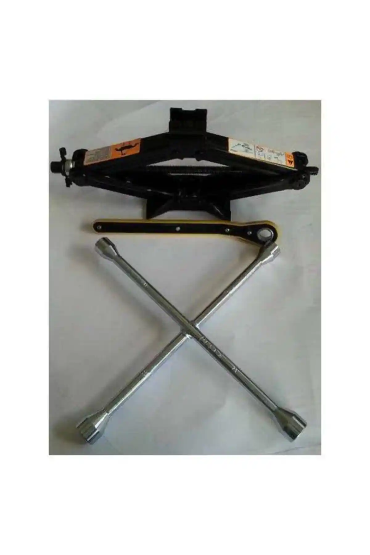 Karşılaştırmalı İnceleme: DORCAR Akardion ve MOONSHOP Hidrolik Kriko Özellikleri