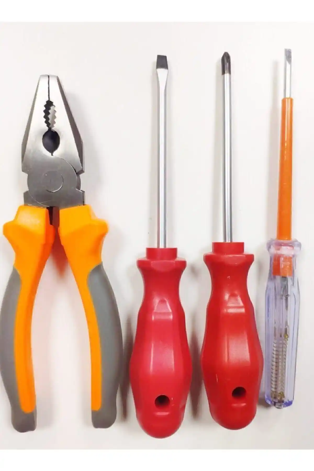 Pense ve tornavida setleri karşılaştırması: kullanım alanları ve özellikler