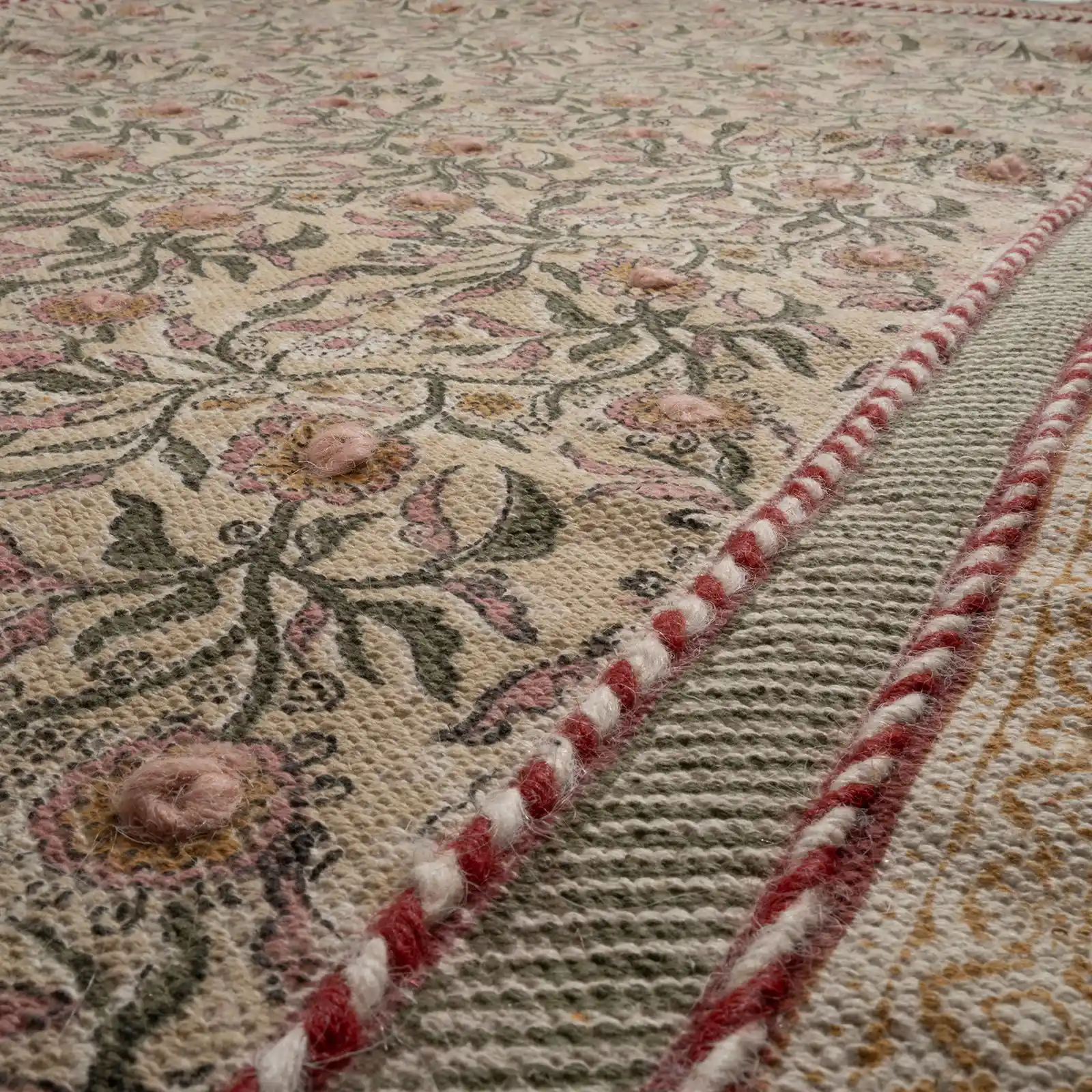 %100 Pamuk Kilimlerle Dekorasyonunuzu Zenginleştirin ve Doğal Bir Atmosfer Yaratın