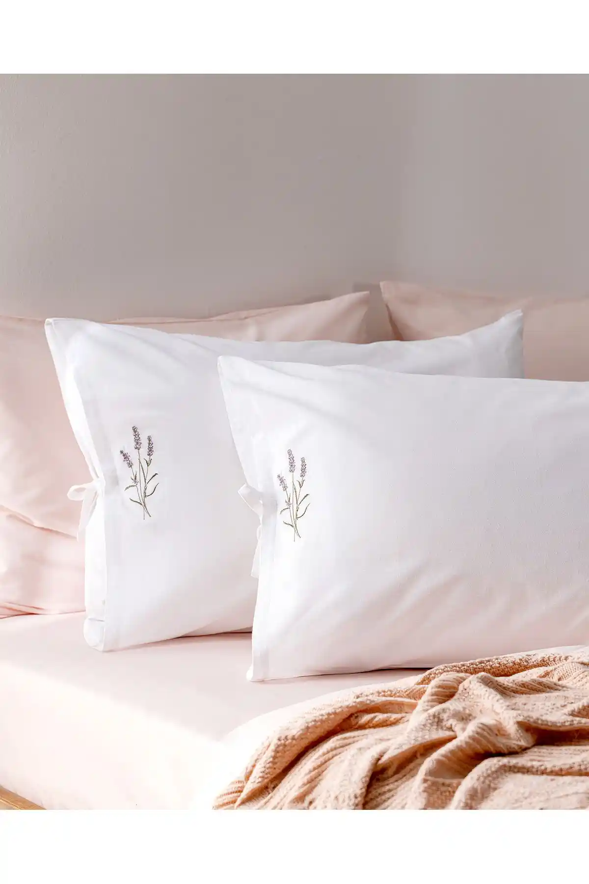 100% Pamuk Yastık ile Ev Dekorasyonunda Doğal ve Şık Bir Dokunuş Yaratın