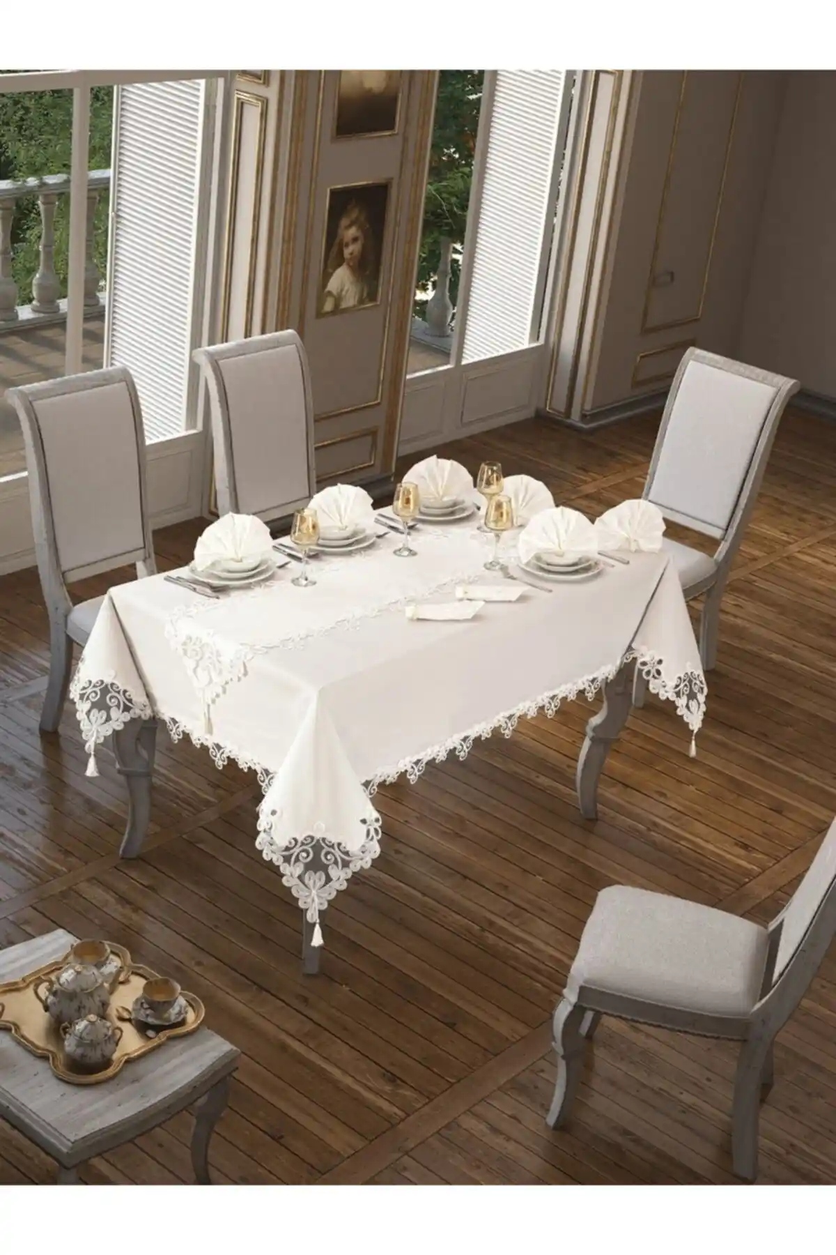 12 Kişilik Masa Örtüsü Seçimi ve Dekorasyon İpuçlarıyla Şık Sofralar