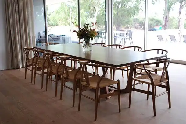 12 Kişilik Masalar İçin Dekorasyon ve Tasarım Rehberi