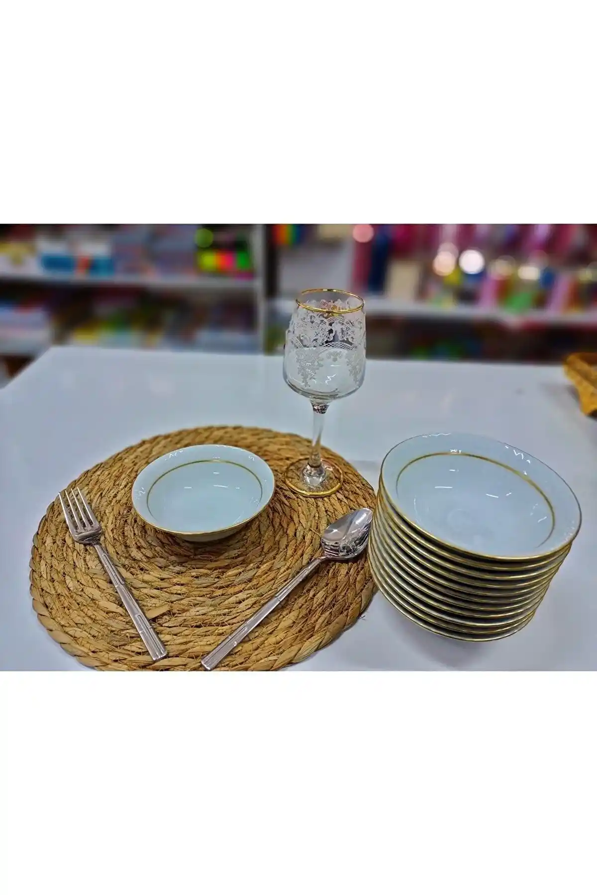 12'li Porselen Kase Setleriyle Dekorasyonunuzu Şekillendirin ve Sofralarınıza Zarafet Katın