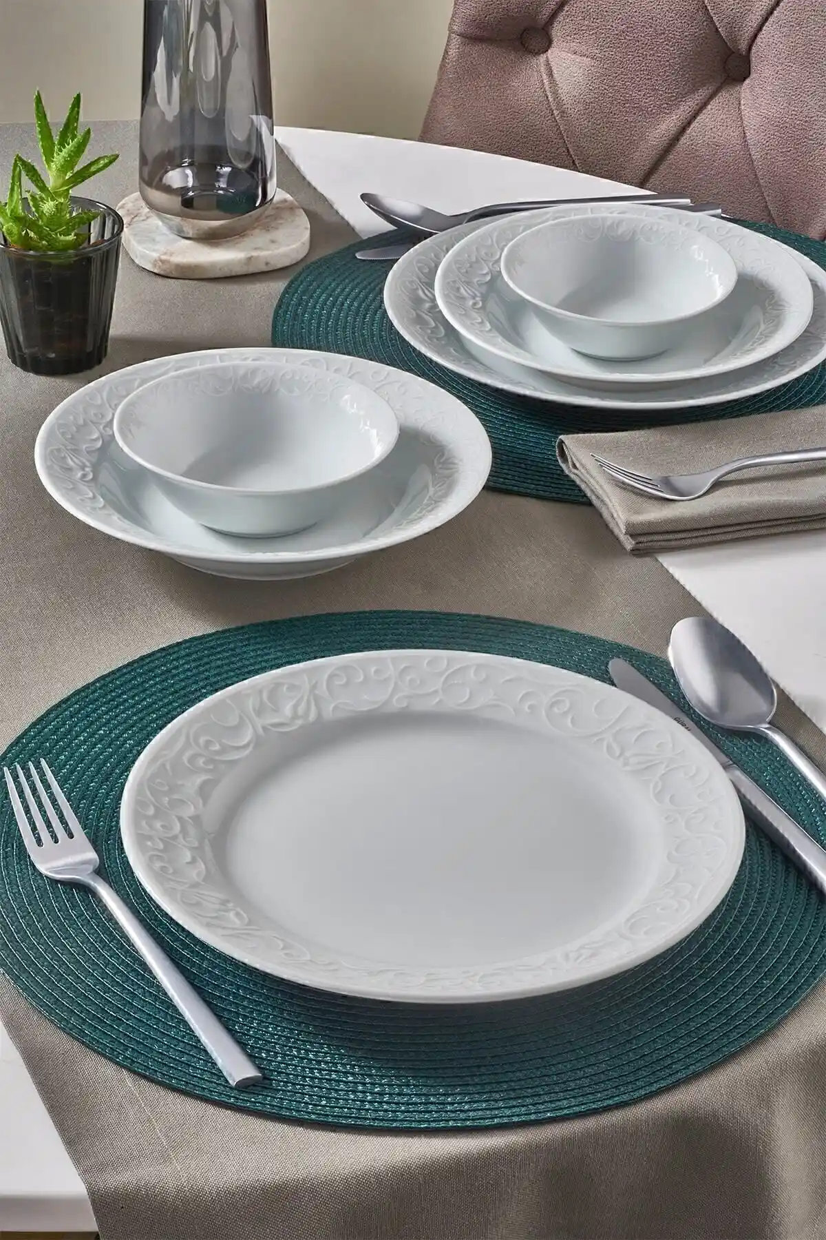 18 Kişilik Yemek Takımı Seçerken Dikkat Edilmesi Gerekenler ve En Popüler Modeller