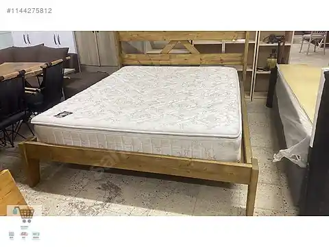 2. El Ahşap Karyola ile Yatak Odası Dekorasyonunda Şıklık ve Doğallık