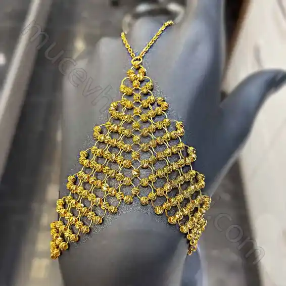 22 Ayar Şahmeran Bileklikler: Zarafet ve Anlamın Modern Takı Tasarımı