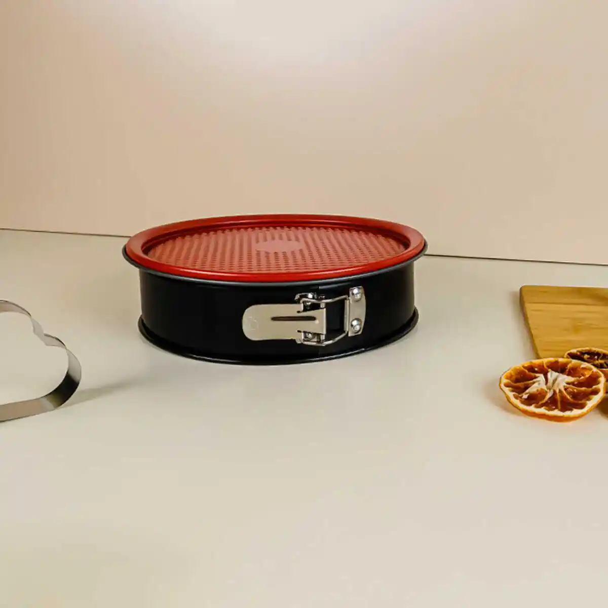 24 cm Kek Kalıbı ile Dekorasyon ve Mutfak Tasarımlarında Yaratıcı Dokunuşlar