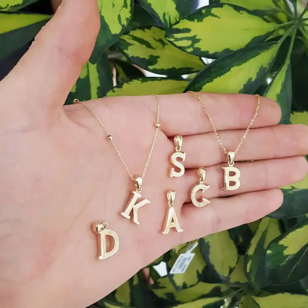 3 Harfli Altın Kolye ile Dekorasyonda Zarafet ve Anlam Birliği Sağlama Yöntemleri