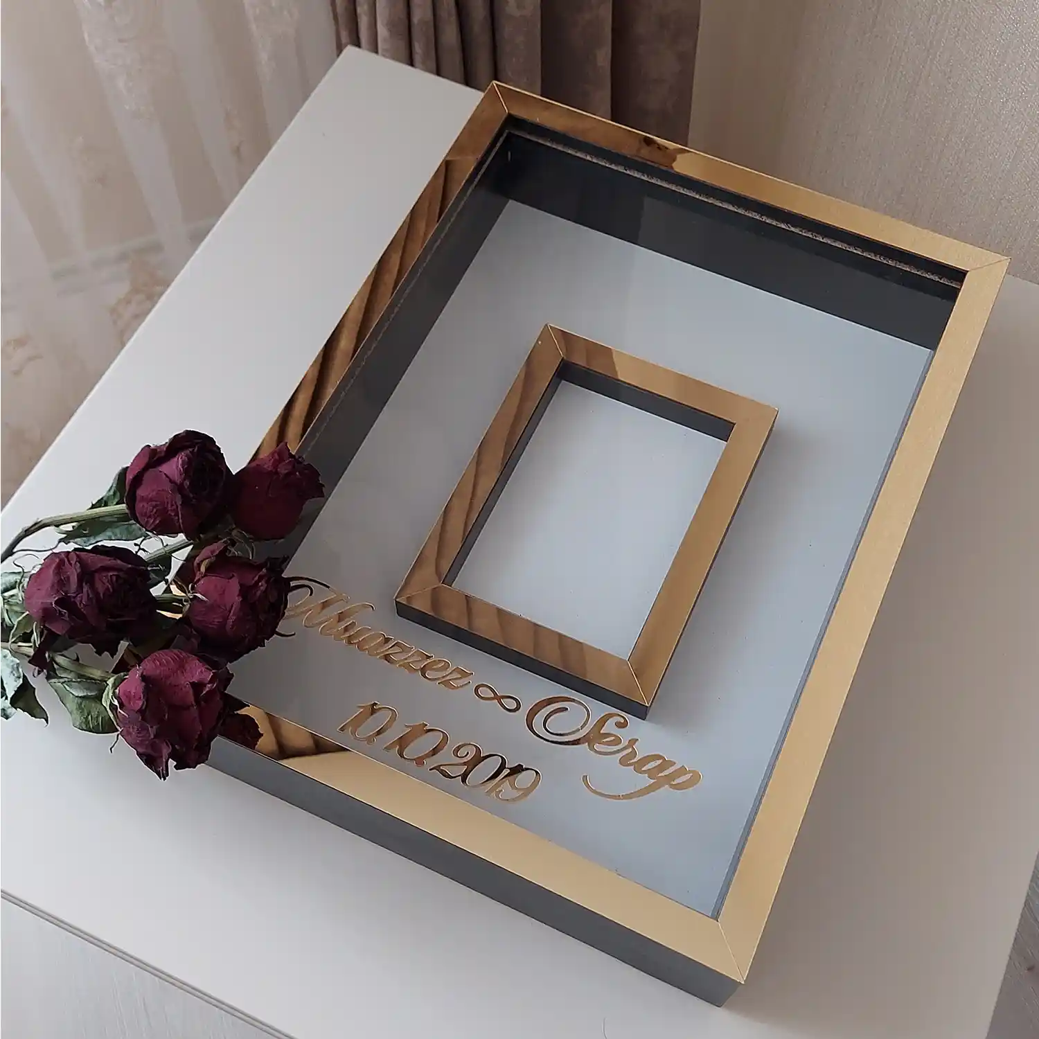 30x40 Fotoğraf Çerçevesi ile Dekorasyonda Şıklık ve Anıların Ölümsüzleşmesi