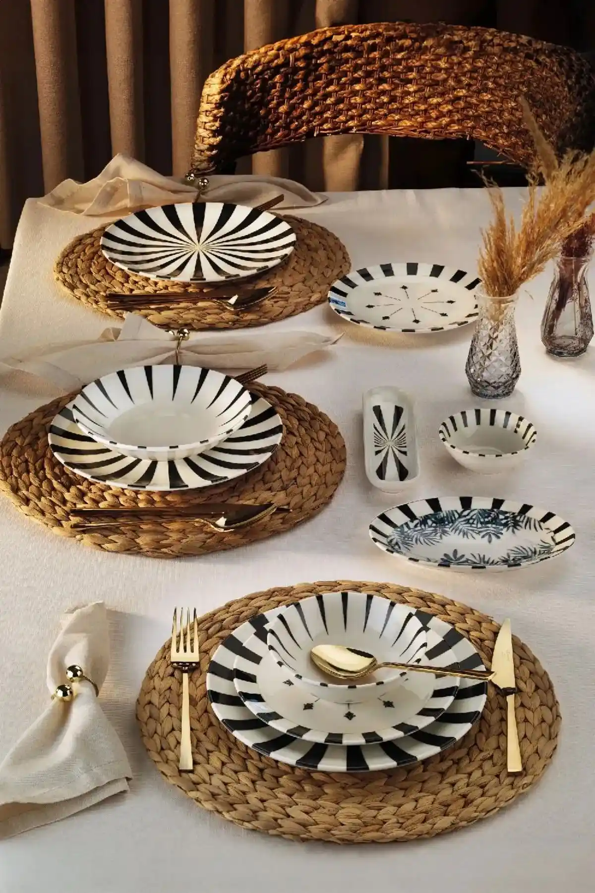 32 Parça Yemek Takımıyla Ev Dekorasyonunda Zarafet ve İşlevselliğin Buluşması