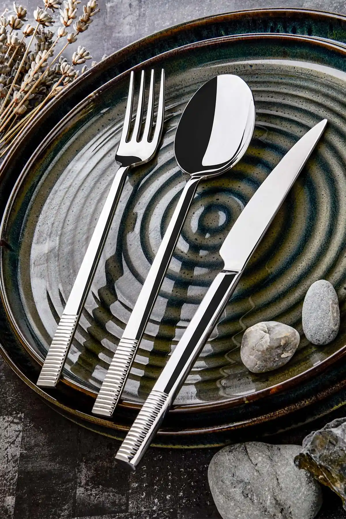 36 Parça Çatal Bıçak Takımı ile Mutfak ve Sofra Dekorasyonunuzu Geliştirin