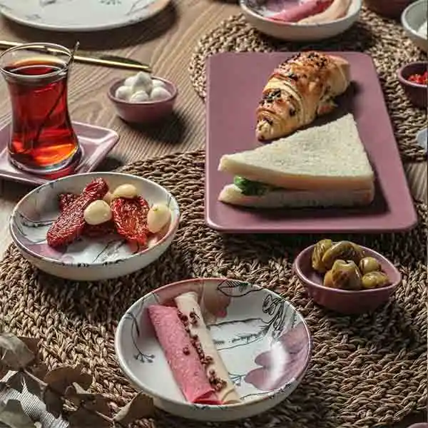 4 Kişilik Kahvaltı Takımları: Şık ve Fonksiyonel Sofra Setleri Seçenekleri